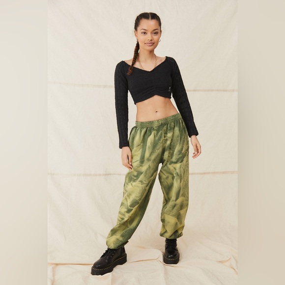 NWT Adidas Originals Fluffy Knit Black Off-Shoulder Crop Top Size Small - Picture 4 of 4